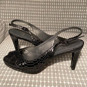 Stuart Weizman Black snakeskin pumps